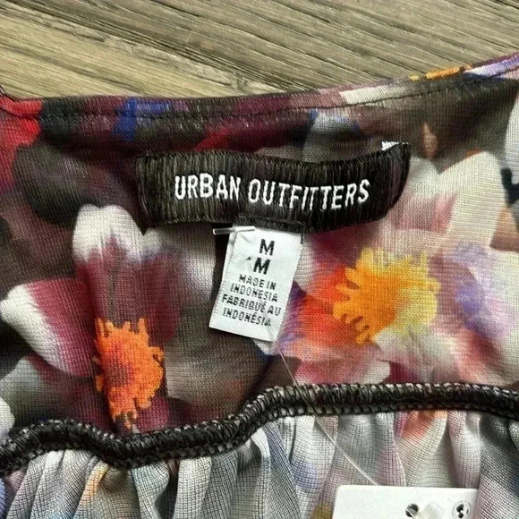 ✨🆕Urban Outfitters🆕✨  | Purple floral carried away blouse - Picture 7 of 15